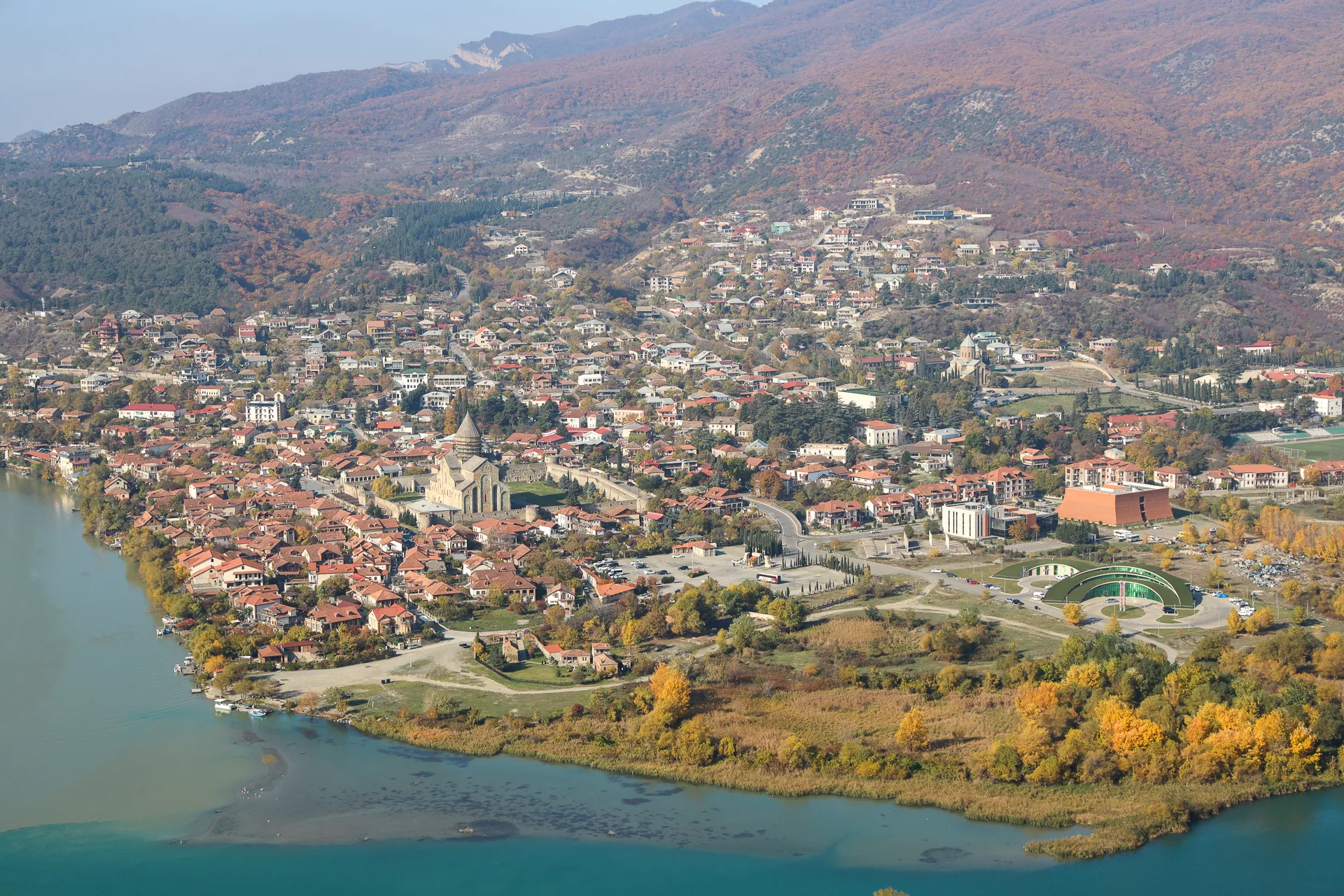 Historisk stadsmiljö i Mtskheta, Georgien